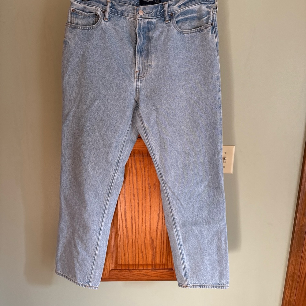 Abercrombie and Fitch authentic rigid denim loose jeans 36x32